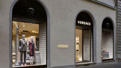 versace firenze tornabuoni store firenze|Versace Florence Via Tornabuoni .